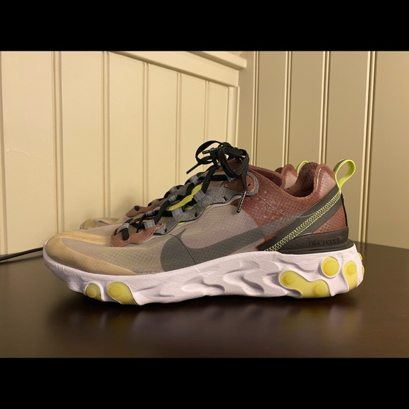 Nike Other - Nike react desert sand